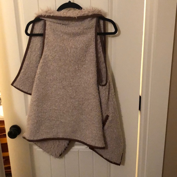 Love Tree. Cross body faux leather and fur. - Picture 7 of 7